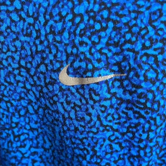Nike Women's Blue Patterned Short Sleeve Tee - Picture 3 of 4